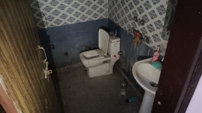 Bathroom Image of 540 Sq.ft 2 BHK Builder Floor for sale in Dwarka Mor New Delhi for Rs. 2500000