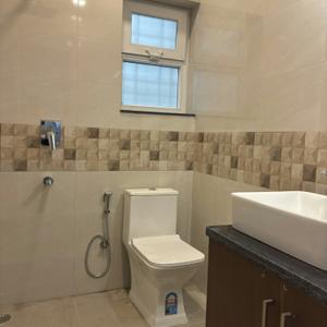 Image of 1500 Sq.ft 3 BHK Apartment / Flat for rent in DDA Flats Sarita Vihar, Sarita Vihar, New Delhi for Rs. 42000