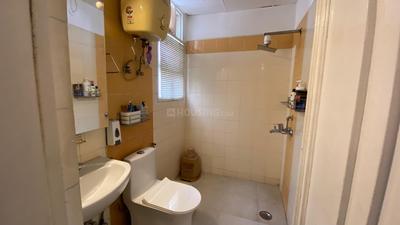 Bathroom Image of 1475 Sq.ft 3 BHK Apartment / Flat for rent in Omaxe Heights, Sector 86 Faridabad for Rs. 45000