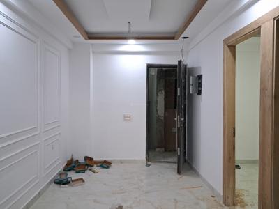 Living Room Image of 1050 Sq.ft 2 BHK Apartment / Flat for sale in Sector 73 Noida for Rs. 3700000