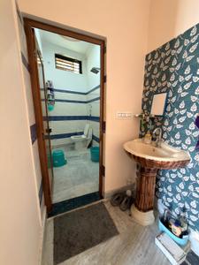 Bathroom Image of 150 Sq.ft 2 BHK Independent House for rent in Adarsh Gram Rishikesh for Rs. 8000