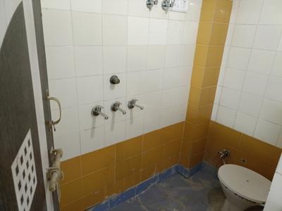 Image of 950 Sq.ft 3 BHK Builder Floor for sale in Laxmi Nagar, New Delhi for Rs. 7000000