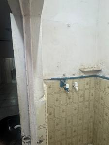 Bathroom Image of 700 Sq.ft 2 BHK Independent House for rent in Vijay Nagar New Delhi for Rs. 19000