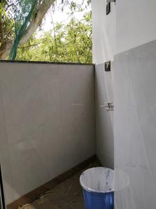 Bedroom One Image of 1350 Sq.ft 4 BHK Builder Floor for sale in Mansarover Garden New Delhi for Rs. 45000000