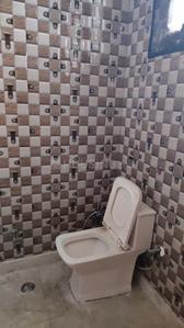 Bathroom Image of 500 Sq.ft 1 BHK Apartment / Flat for rent in Sector 14 Dwarka New Delhi for Rs. 14500