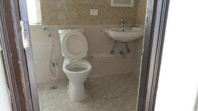 Image of 835 Sq.ft 2 BHK Apartment / Flat for rent in NBCC Golf Homes, Noida Extension, Greater Noida for Rs. 15500