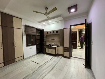 Bedroom Image of 900 Sq.ft 2 BHK Builder Floor for rent in Pitampura New Delhi for Rs. 25000
