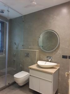 Common Bathroom Image of 2600 Sq.ft 4 BHK Builder Floor for sale in DLF Phase 4 Gurgaon for Rs. 60000000