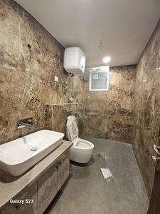 Bathroom Image of 2800 Sq.ft 4 BHK Builder Floor for sale in Mansarover Garden New Delhi for Rs. 50000000