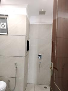 Common Bathroom Image of 1100 Sq.ft 3 BHK Builder Floor for sale in Sector 8 Dwarka New Delhi for Rs. 21500000
