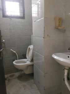 Bedroom Two Image of 750 Sq.ft 2 BHK Builder Floor for rent in Mayur Vihar Phase 1 New Delhi for Rs. 25000