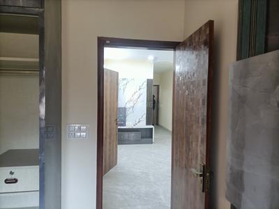 Bedroom Image of 990 Sq.ft 3 BHK Builder Floor for sale in Krishna Nagar New Delhi for Rs. 10000000