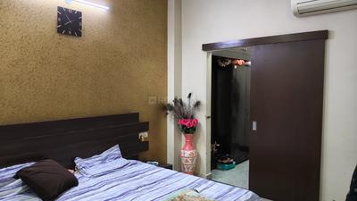Bedroom Image of 1950 Sq.ft 3 BHK Builder Floor for sale in Shastri Nagar Ghaziabad for Rs. 17500000