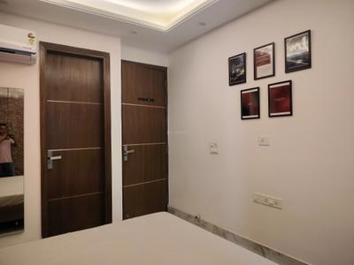 Bedroom Image of 1500 Sq.ft 3 BHK Builder Floor for rent in Freedom Fighters Enclave New Delhi for Rs. 53000