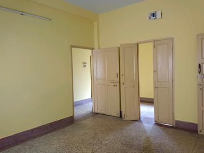 Bedroom Image of 800 Sq.ft 2 BHK Builder Floor for rent in Jodhpur Park Kolkata for Rs. 13000