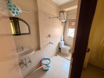 Bathroom Image of 1490 Sq.ft 3 BHK Apartment / Flat for sale in Pasari Indraprastha Apartment, Kaikhali Kolkata for Rs. 9499999