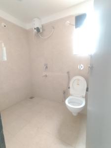 Bathroom Image of 1400 Sq.ft 3 BHK Apartment / Flat for rent in Kothrud Pune for Rs. 60000