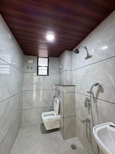 Bathroom Image of 2000 Sq.ft 4 BHK Apartment / Flat for rent in Shekhar Maple Woods, Nipania Indore for Rs. 50000