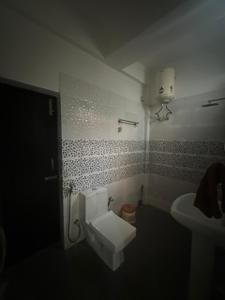 Bathroom Image of 1100 Sq.ft 2 BHK Apartment / Flat for sale in Swaraj Homes Devine Apartments, Kulhan Dehradun for Rs. 6000000