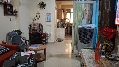 Living Room Image of 1050 Sq.ft 2 BHK Apartment / Flat for rent in Gaurs Gaur Global Village, Crossings Republik Ghaziabad for Rs. 17000