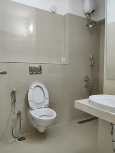 Common Bathroom Image of 950 Sq.ft 3 BHK Apartment / Flat for sale in Nirmal Zircon, Mulund West Mumbai for Rs. 17800000