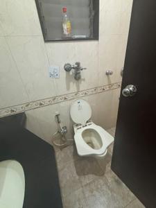 Bathroom Image of 985 Sq.ft 2 BHK Apartment / Flat for rent in Supreme Lake Florence, Powai Mumbai for Rs. 78000