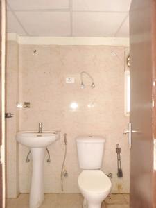 Common Bathroom Image of 990 Sq.ft 2.5 BHK Apartment / Flat for sale in Terrace Homes, Noida Extension Greater Noida for Rs. 7800000
