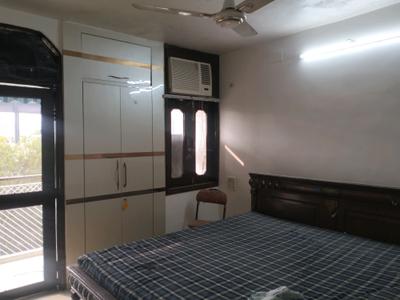 Bedroom Image of 2250 Sq.ft 5 BHK Builder Floor for sale in Rajouri Garden New Delhi for Rs. 25000000