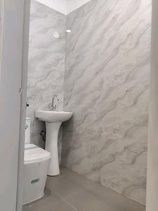Bedroom Two Image of 950 Sq.ft 2 BHK Builder Floor for sale in Lal Kuan Ghaziabad for Rs. 4865000