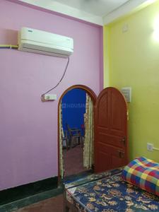 Bedroom Image of 400 Sq.ft 1 BHK Independent House for rent in Airport Gate no. 1 Kolkata for Rs. 13000
