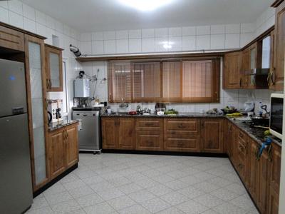 Kitchen Image of 1450 Sq.ft 3 BHK Apartment / Flat for sale in Bandra Green Park, Bandra West Mumbai for Rs. 75000000