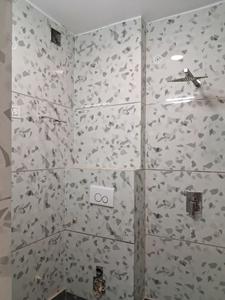 Common Bathroom Image of 900 Sq.ft 3 BHK Builder Floor for rent in Dwarka Mor New Delhi for Rs. 32000