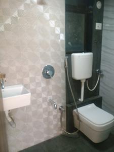 Common Bathroom Image of 1000 Sq.ft 2 BHK Apartment / Flat for rent in  Victoria Classic CHS, Mulund West Mumbai for Rs. 50000