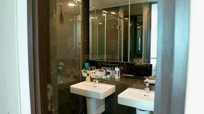 Bathroom Image of 1550 Sq.ft 4 BHK Apartment / Flat for sale in Lodha Marquise, Worli Mumbai for Rs. 110000000