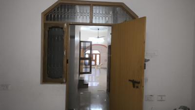 Living Room Image of 1800 Sq.ft 3 BHK Builder Floor for rent in Indira Nagar Lucknow for Rs. 25000