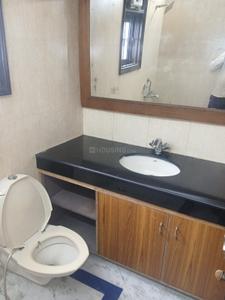 Bathroom Image of 1600 Sq.ft 3 BHK Independent House for rent in Nilgiri Apartments, Alaknanda New Delhi for Rs. 75000