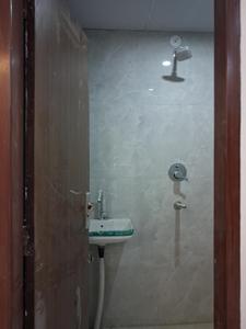 Common Bathroom Image of 980 Sq.ft 2 BHK Apartment / Flat for sale in GCM Gomati Apartment, Sector 49 Noida for Rs. 3800000