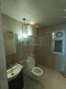Bathroom Image of 990 Sq.ft 2 BHK Apartment / Flat for rent in Nirala Greenshire, Noida Extension Greater Noida for Rs. 26000