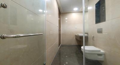 Bathroom Image of 2200 Sq.ft 3 BHK Apartment / Flat for rent in Lokhandwala Minerva, Worli Mumbai for Rs. 375000