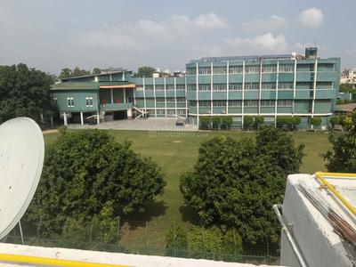 Image of 150 Sq.ft 1 RK Apartment / Flat for rent in Shalimar Bagh, New Delhi for Rs. 10000