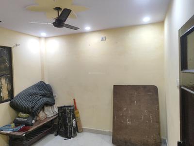 Bedroom Image of 668 Sq.ft 3 BHK Builder Floor for rent in Subzi Mandi New Delhi for Rs. 14500