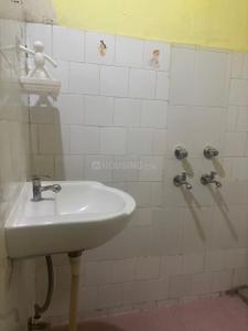 Bathroom Image of 1000 Sq.ft 2 BHK Apartment / Flat for rent in Indravati Colony Raipur for Rs. 15000
