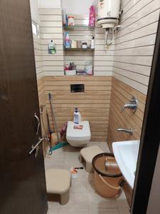 Bathroom Image of 1350 Sq.ft 2 BHK Independent House for sale in Maharaja Tukoji Rao Holker Cloth Market Indore for Rs. 21000000