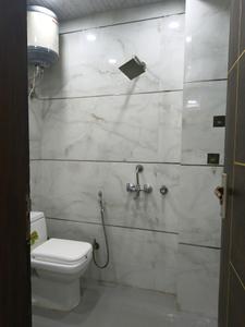 Common Bathroom Image of 950 Sq.ft 2 BHK Builder Floor for sale in Indirapuram Ghaziabad for Rs. 7300000