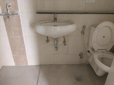 Bathroom Image of 950 Sq.ft 3 BHK Apartment / Flat for rent in BPTP Park Elite Premium, Sector 84 Faridabad for Rs. 21500