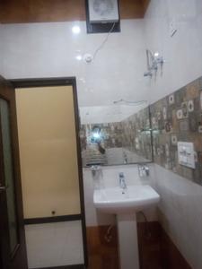 Bathroom Image of 1200 Sq.ft 2 BHK Builder Floor for rent in Jhalamand Jodhpur for Rs. 11000