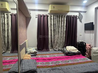 Bedroom Image of 2250 Sq.ft 3 BHK Apartment / Flat for rent in Bodakdev Ahmedabad for Rs. 55000