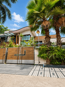 Image of 12000 Sq.ft 9 BHK Independent House for sale in Sector 40, Chandigarh for Rs. 400000000
