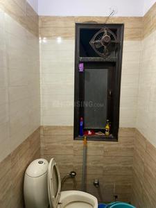 Bathroom Image of 500 Sq.ft 1 BHK Builder Floor for rent in Shastri Nagar New Delhi for Rs. 12000