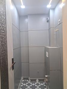 Common Bathroom Image of 600 Sq.ft 2 BHK Builder Floor for rent in Uttam Nagar New Delhi for Rs. 18000